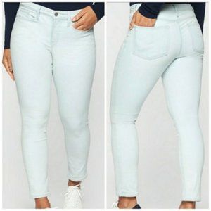 Athleta Sculptek Skinny Crop Jean Glacier Wash 10